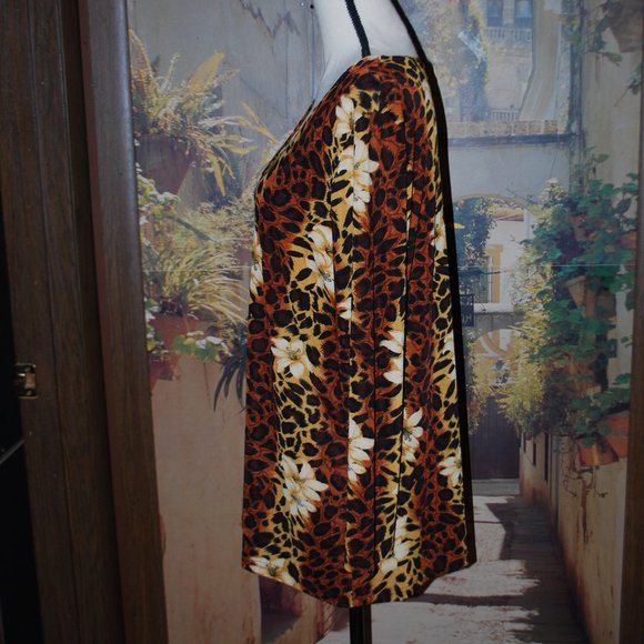 Floral & Leopard V-neck Top - Carolyn Strauss, L - Picture 4 of 13